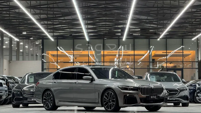 2021 بي ام دبليو الفئة السابعة 730 إل أي