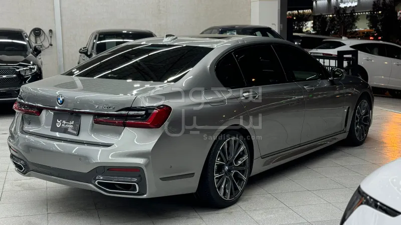 2021 بي ام دبليو الفئة السابعة 730 إل أي