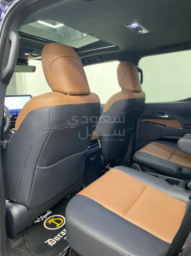 2025 لكزس جي إكس 550