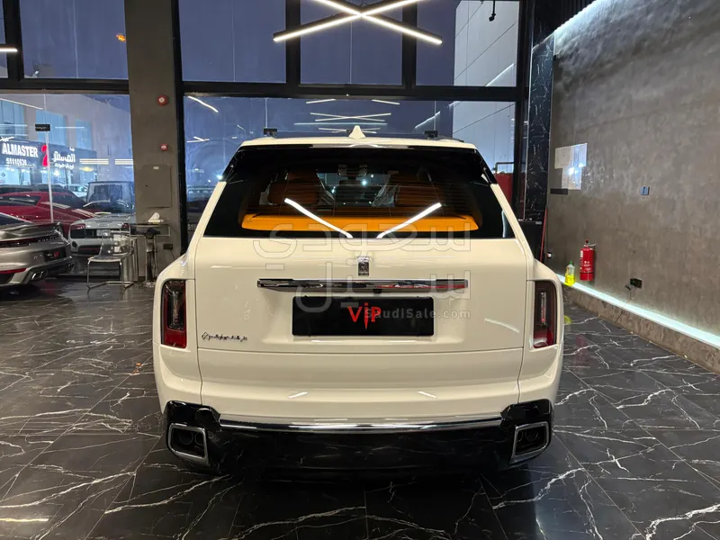 2026 رولز رويس كولينان سلفر بادج