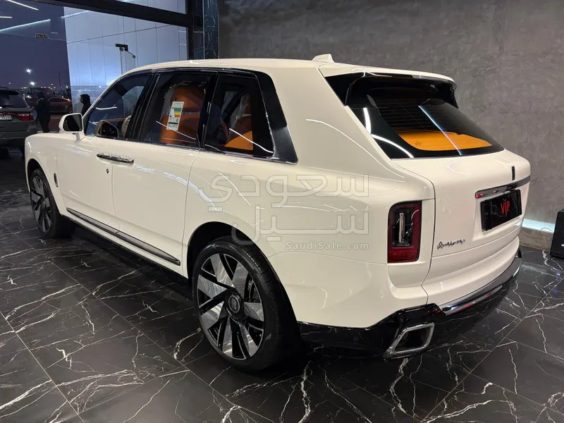 2026 رولز رويس كولينان سلفر بادج