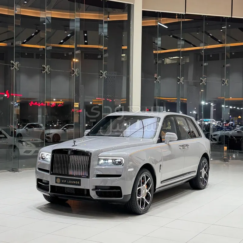 2022 رولز رويس كولينان بلاك بادج