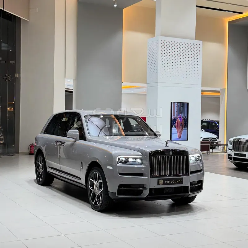 2022 رولز رويس كولينان بلاك بادج