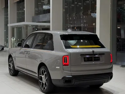 2022 رولز رويس كولينان بلاك بادج