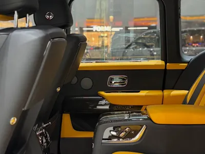 2022 رولز رويس كولينان بلاك بادج