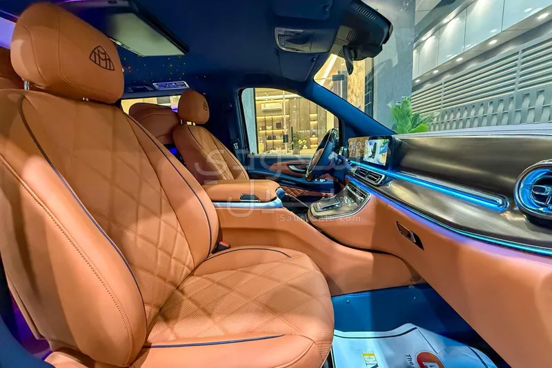 2025 مرسيدس - بنز فيتو