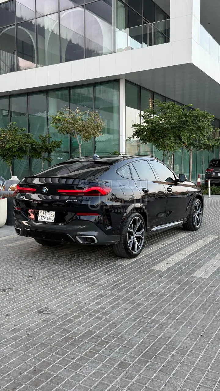 2021 بي ام دبليو الفئة اكس 6