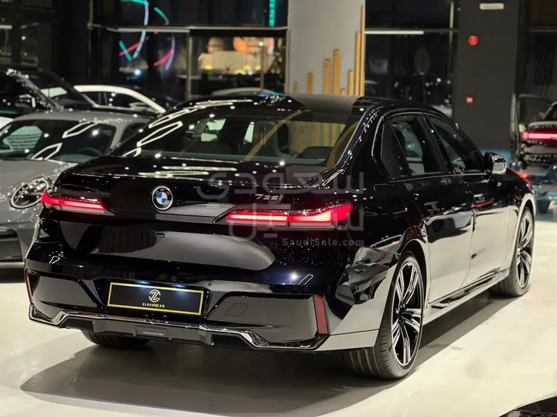 2026 بي ام دبليو الفئة السابعة 735أي