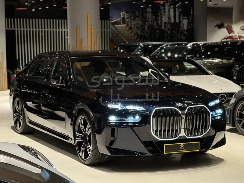 2026 بي ام دبليو الفئة السابعة 735أي