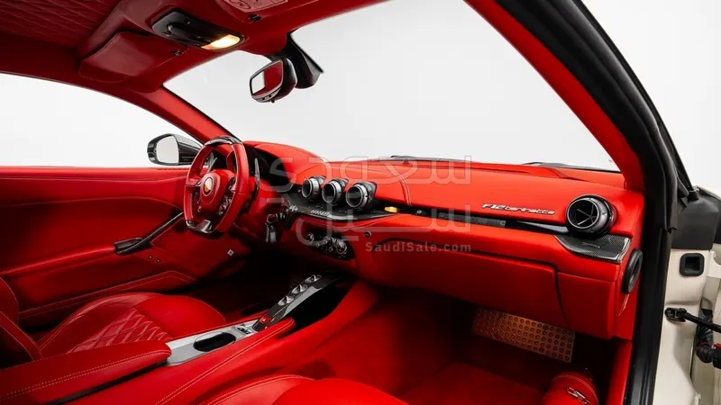 2017 فيراري اف 12 بيرلينيتا