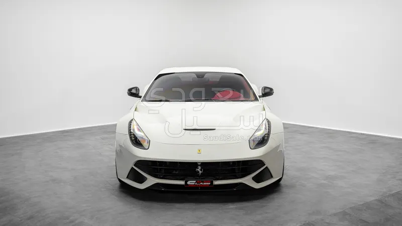 2017 فيراري اف 12 بيرلينيتا