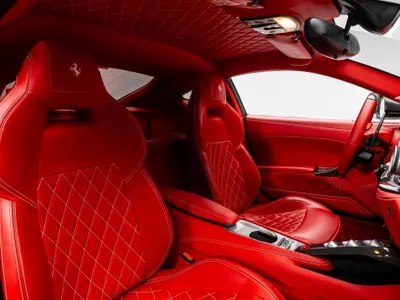 2017 فيراري اف 12 بيرلينيتا