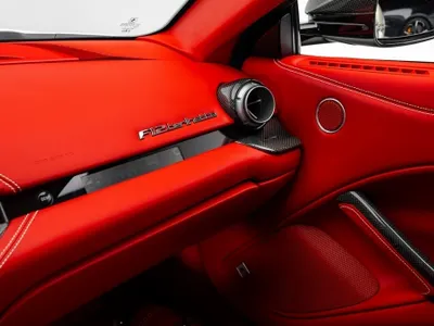 2017 فيراري اف 12 بيرلينيتا