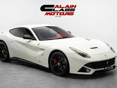 2017 فيراري اف 12 بيرلينيتا