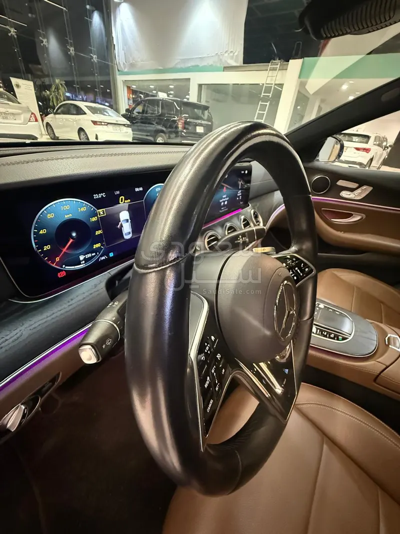 2022 مرسيدس - بنز إي 300