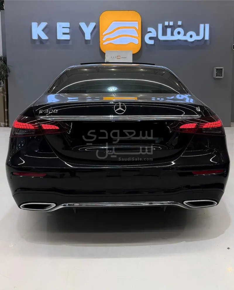 2022 مرسيدس - بنز إي 300