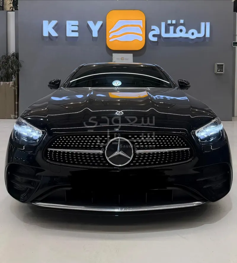 2022 مرسيدس - بنز إي 300