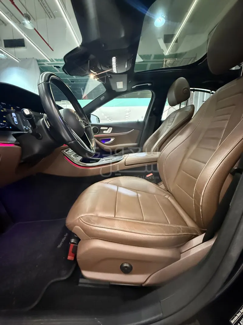 2022 مرسيدس - بنز إي 300