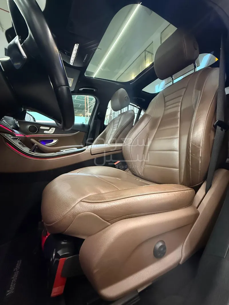 2022 مرسيدس - بنز إي 300