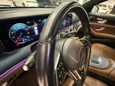 2022 مرسيدس - بنز إي 300