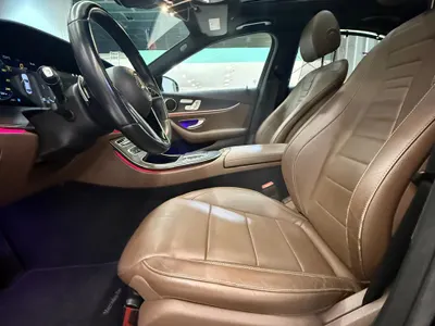 2022 مرسيدس - بنز إي 300