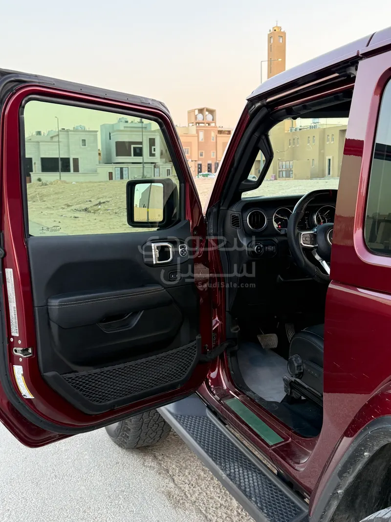 2022 جييب رانجلر صحارى