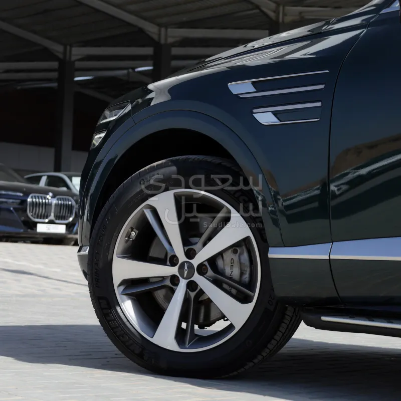 2021 جينيسيس جي في 80