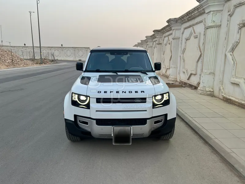 2021 لاند روفر ديفيندر 110
