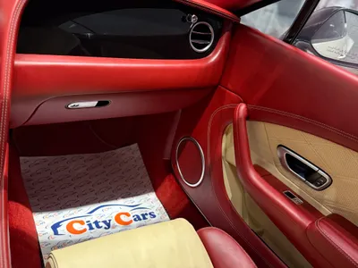 2015 بنتلي جي تي في 8