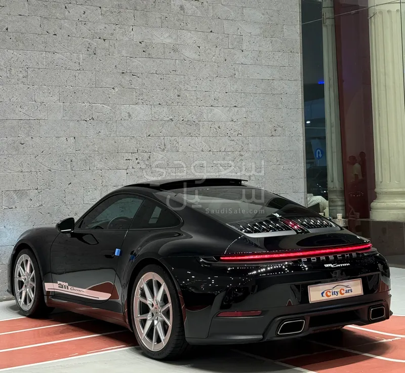 2025 بورش 911 كاريرا