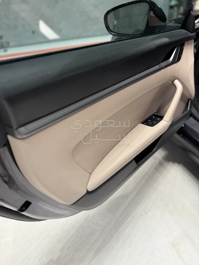 2025 بورش 911 كاريرا