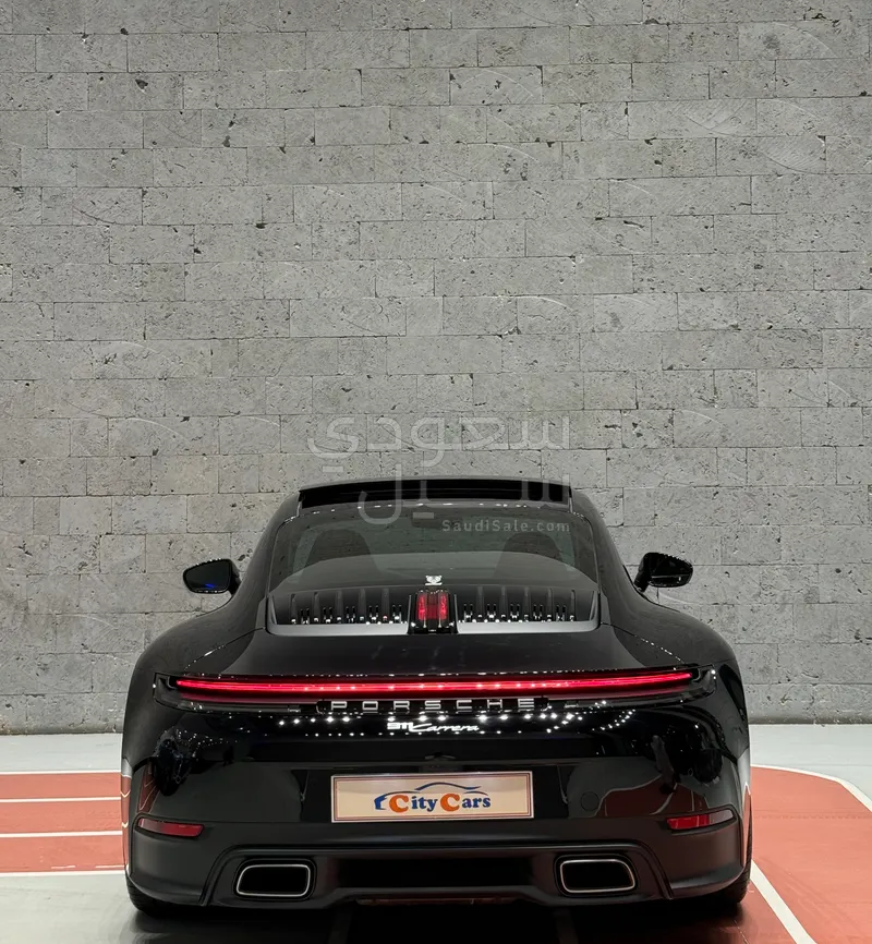 2025 بورش 911 كاريرا