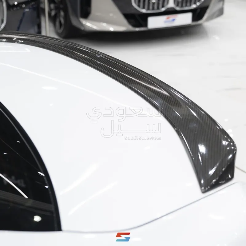 2017 لكزس جي إس اف