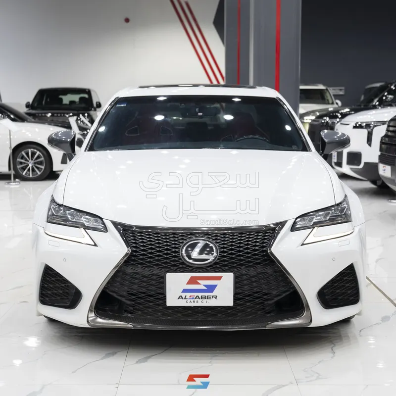 2017 لكزس جي إس اف