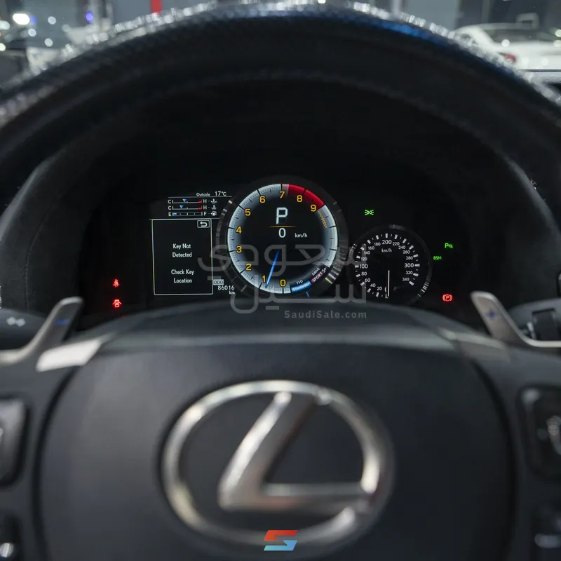2017 لكزس جي إس اف