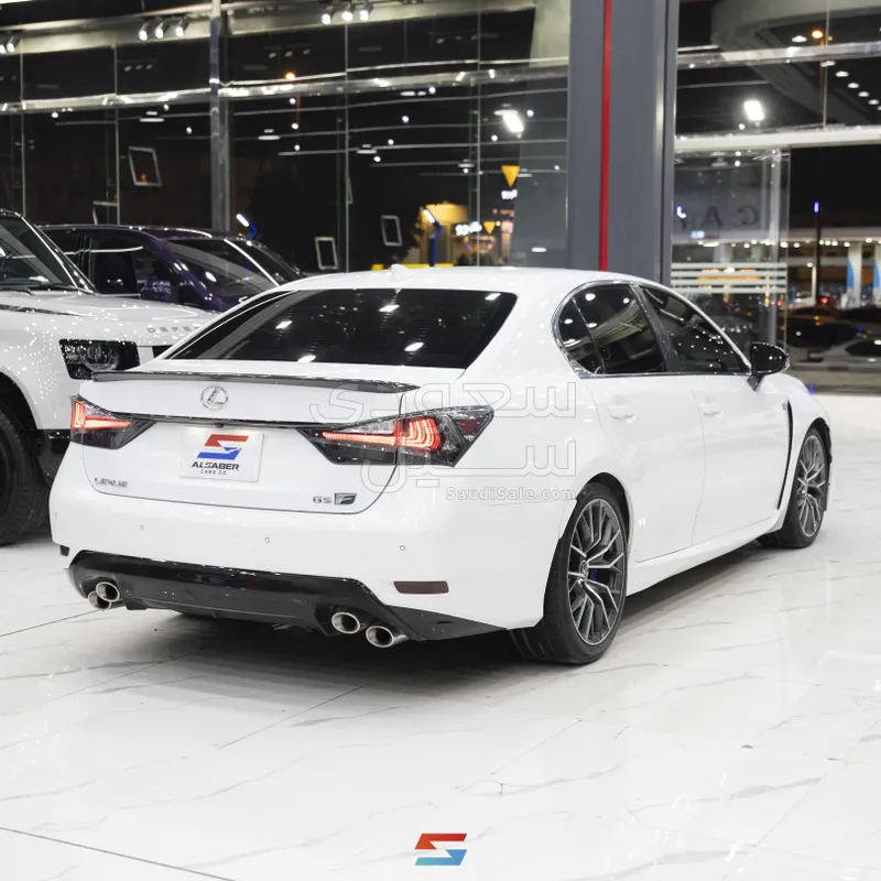2017 لكزس جي إس اف