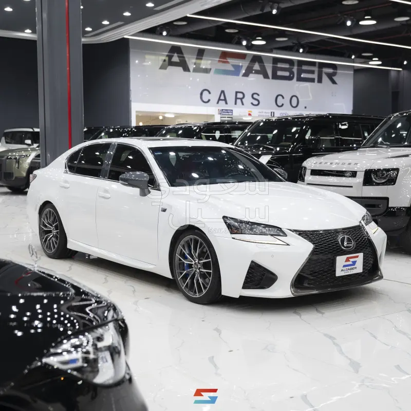 2017 لكزس جي إس اف