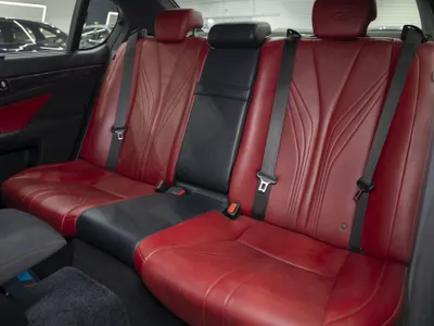 2017 لكزس جي إس اف