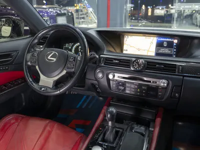 2017 لكزس جي إس اف