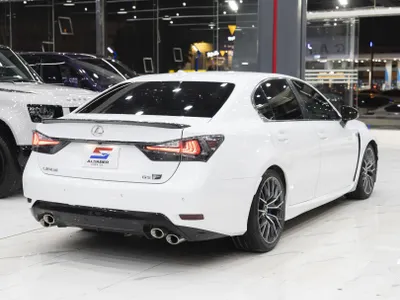 2017 لكزس جي إس اف