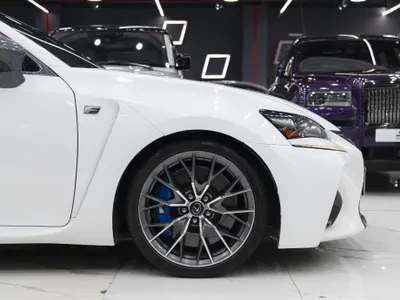 2017 لكزس جي إس اف