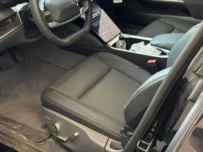 2025 لوسيد اير بيور