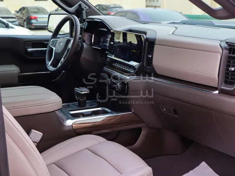 2024 شفروليه سلفرادو زد 71