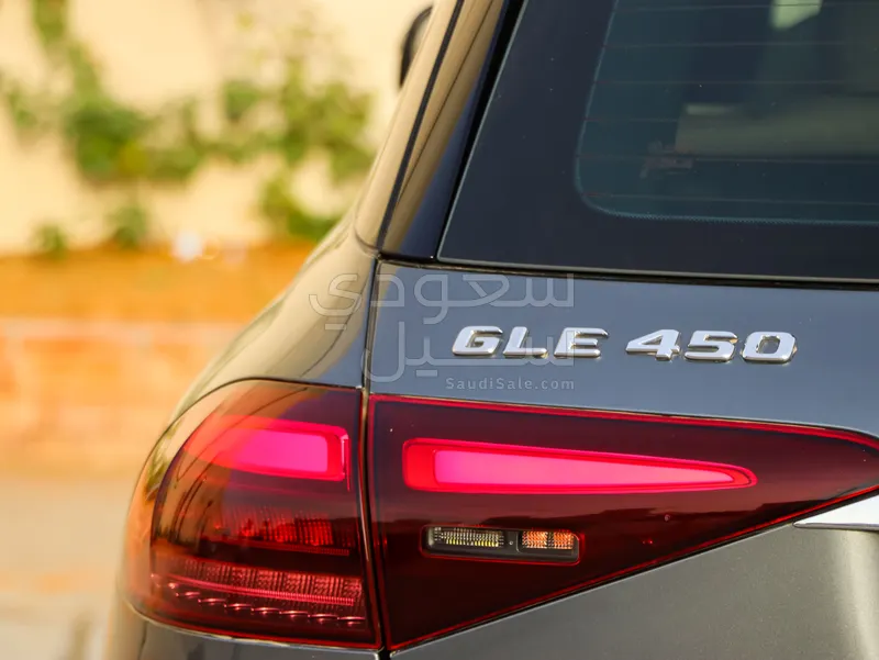 2024 مرسيدس - بنز جي إل إي 450