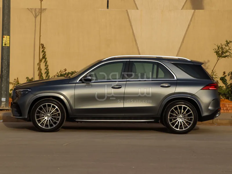 2024 مرسيدس - بنز جي إل إي 450