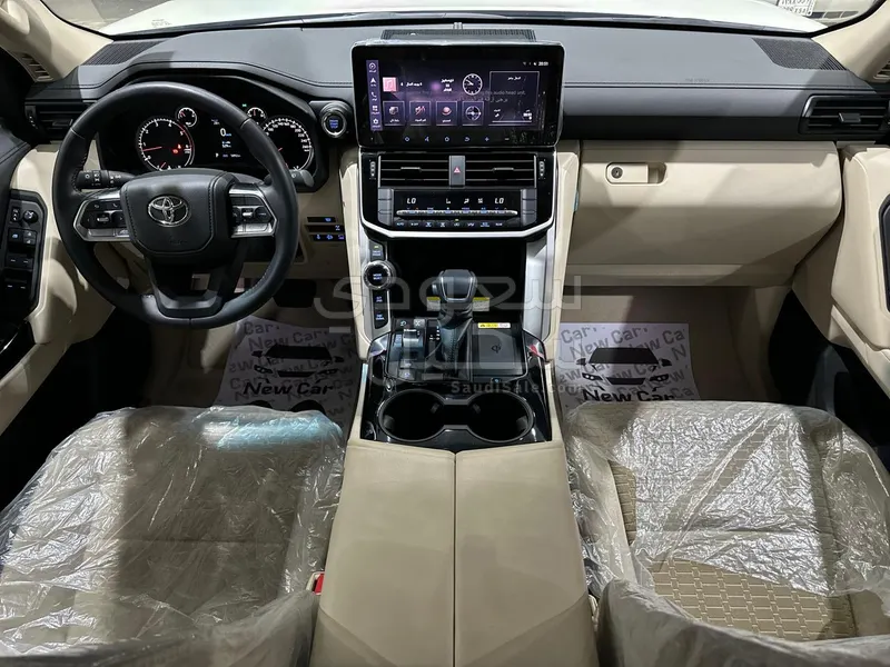 2024 تويوتا لاند كروزر جي اكس ار