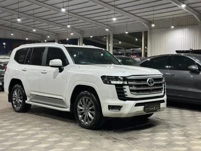 2024 تويوتا لاند كروزر جي اكس ار