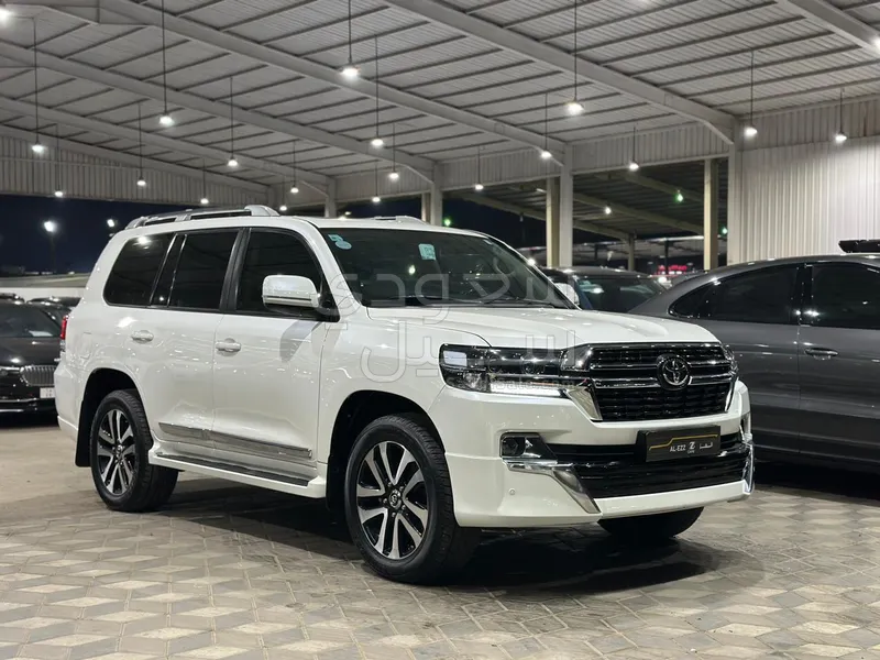 2021 تويوتا لاند كروزر جي اكس ار
