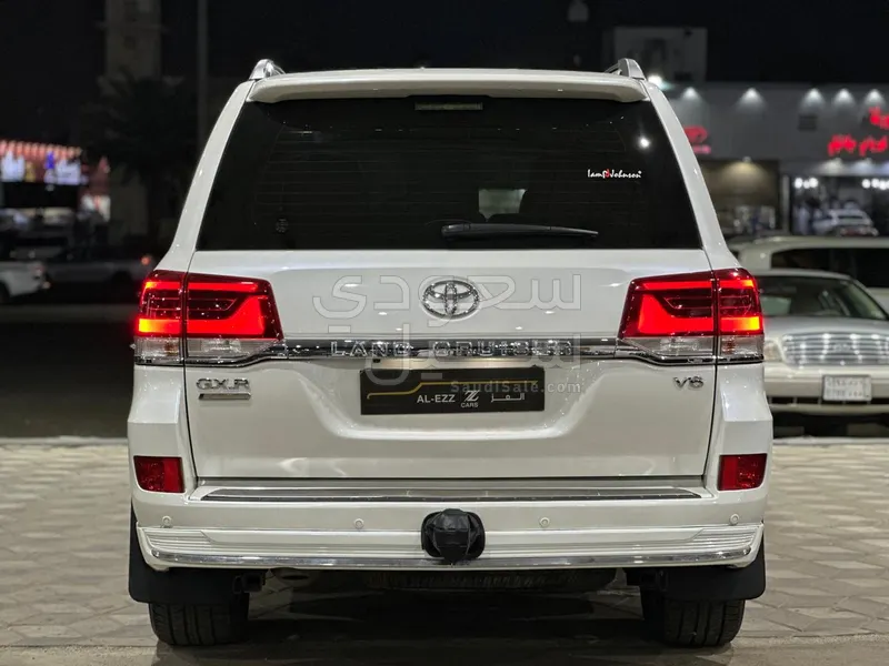 2021 تويوتا لاند كروزر جي اكس ار