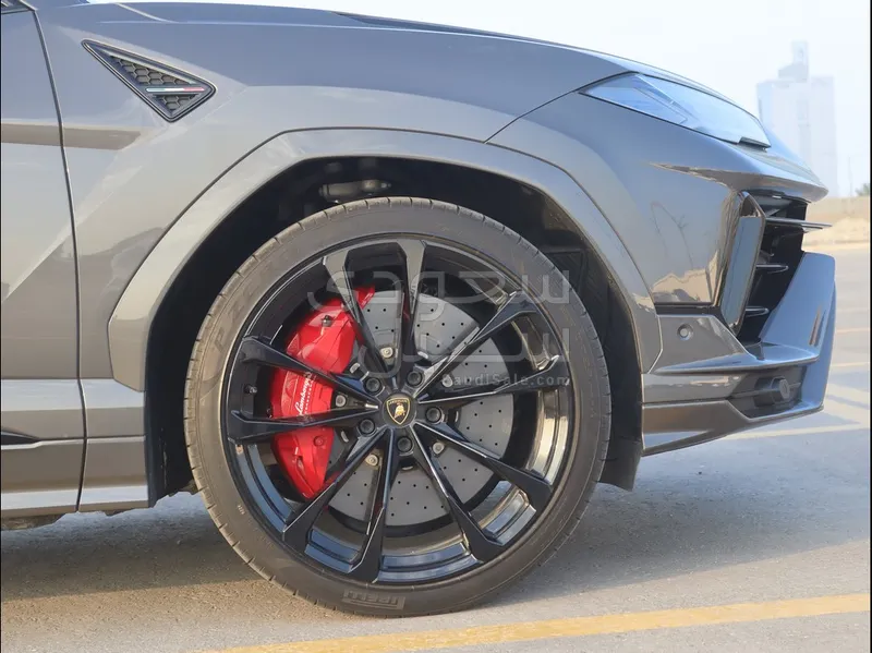 2023 لمبرجيني اوروس اس